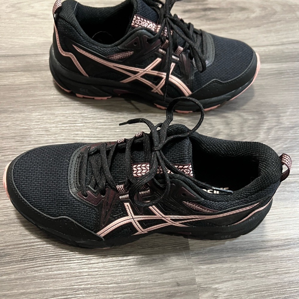 Black/Pink Asics
